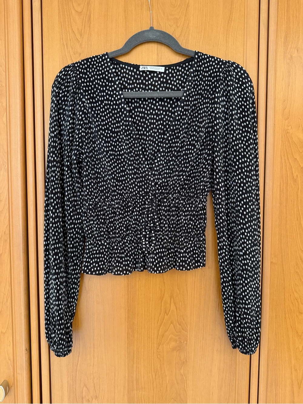 Zara Polka Dot Ribbed V-Neck Blouse Black Size S
